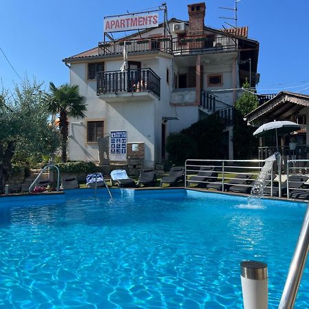 Apartmani Milokanovic Funtana Exteriör bild