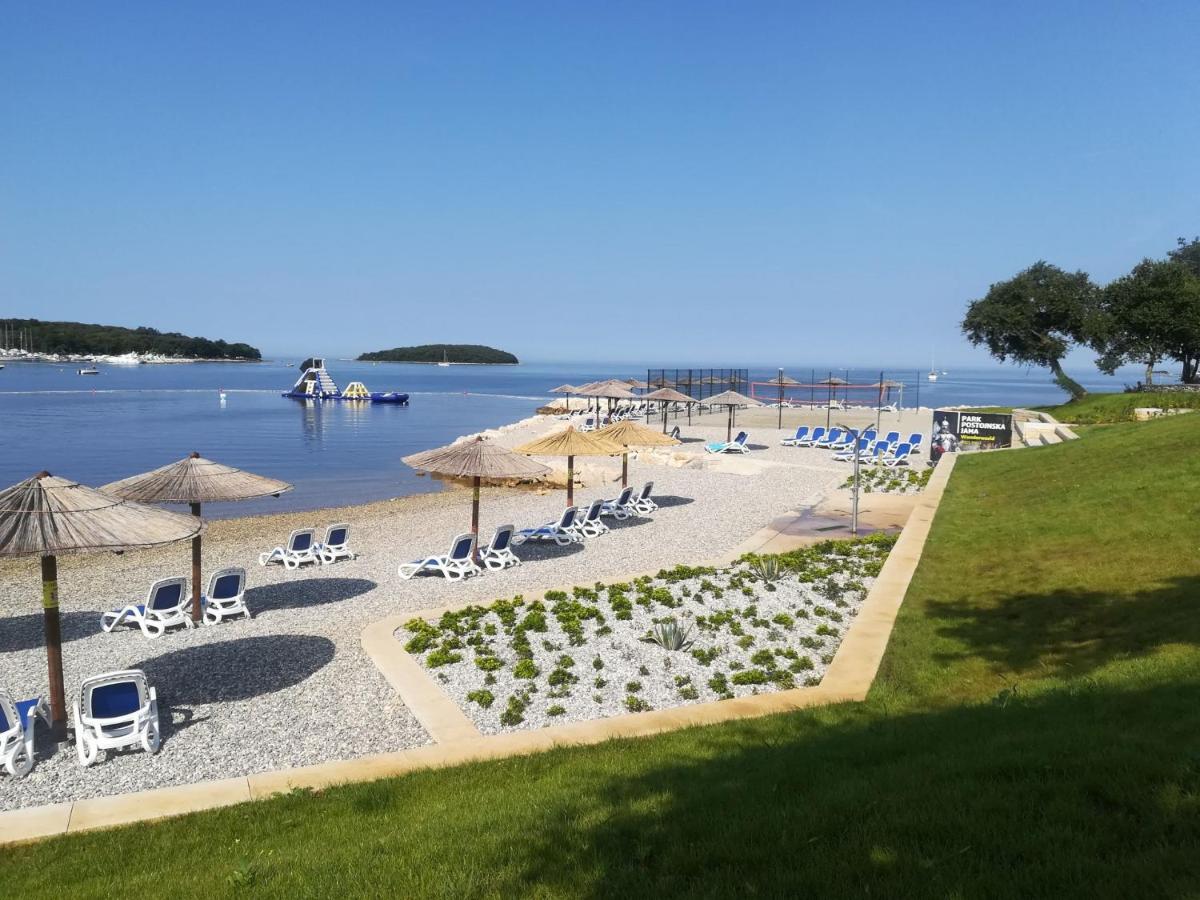 Apartmani Milokanovic Funtana Exteriör bild