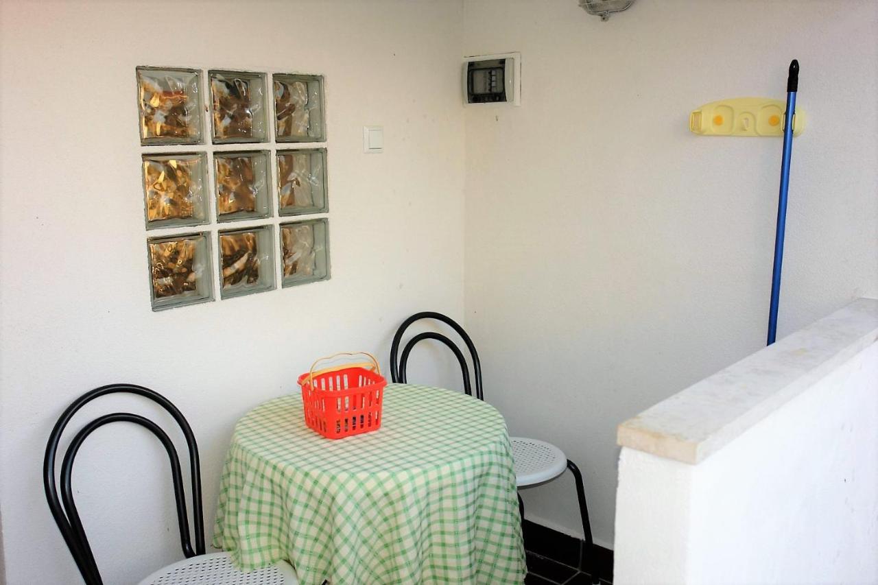 Apartmani Milokanovic Funtana Exteriör bild