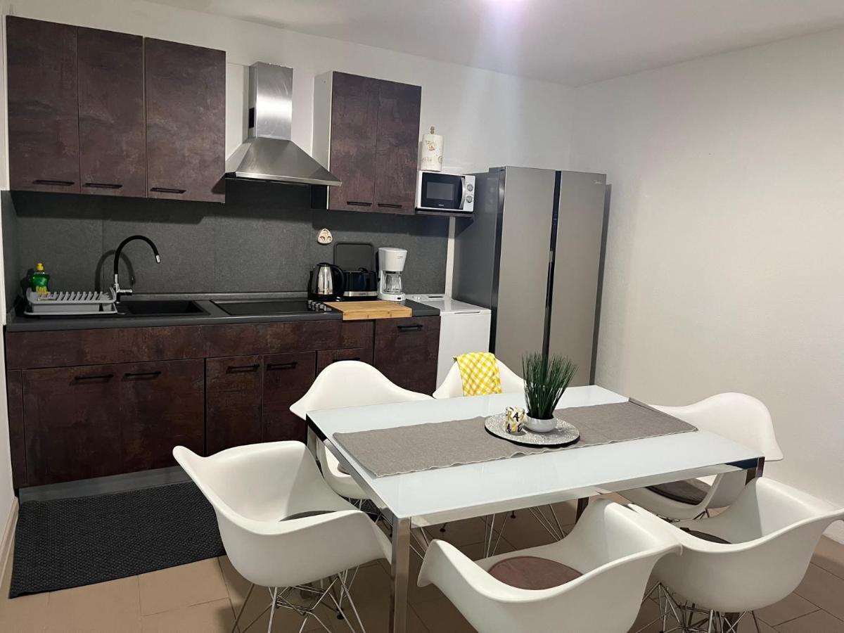 Apartmani Milokanovic Funtana Exteriör bild