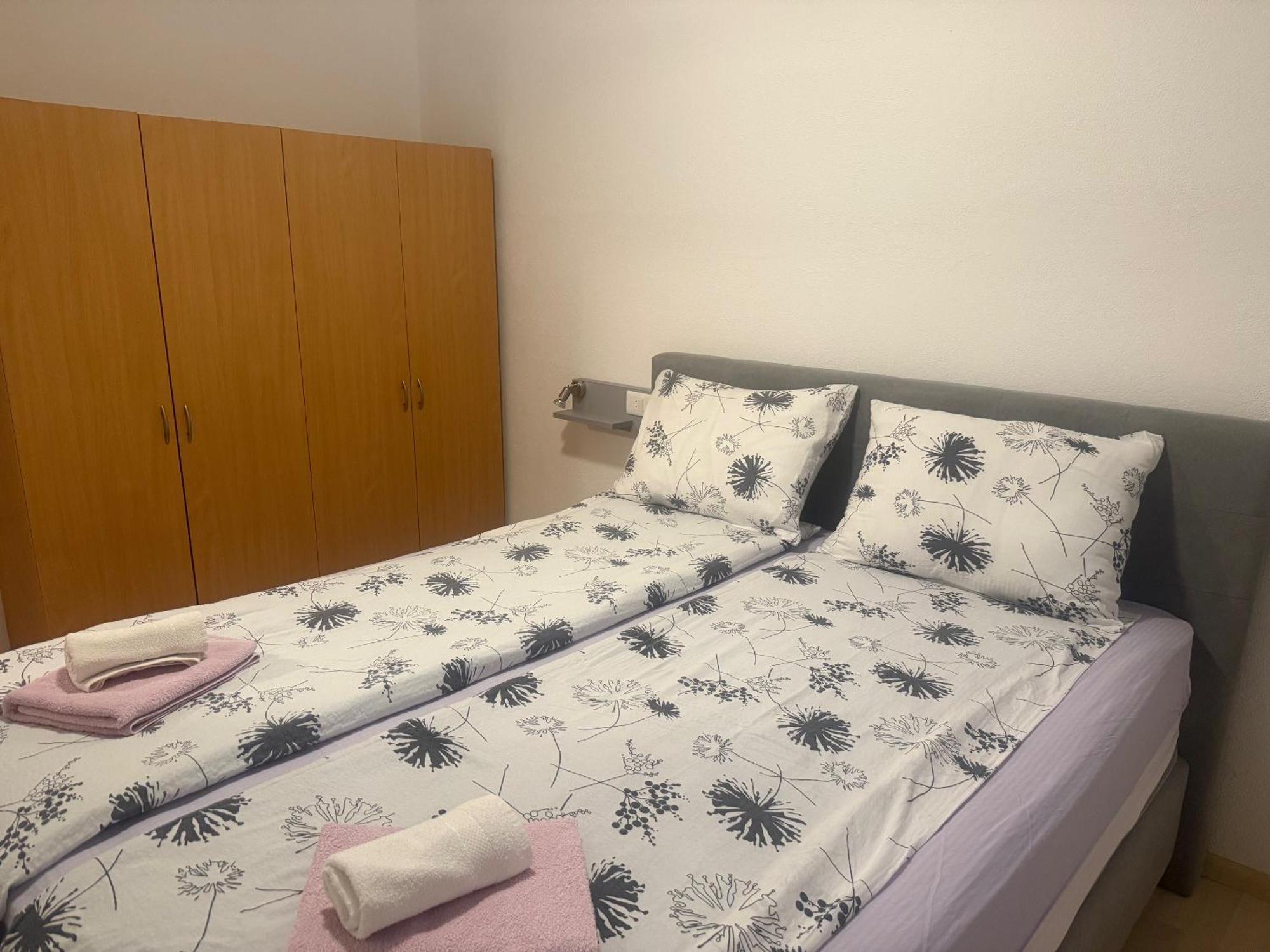 Apartmani Milokanovic Funtana Exteriör bild